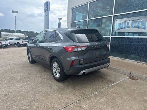 Used 2022 Ford Escape SE w/ Convenience Package FWD image 5