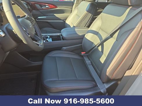 New 2026 Chevrolet Traverse Z71 w/ Driver Confidence Package image 16
