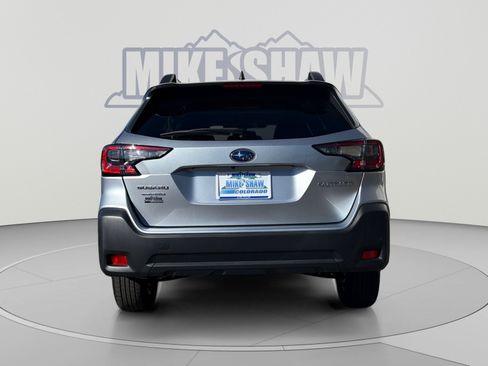 Used 2024 Subaru Outback Premium AWD/4WD image 4