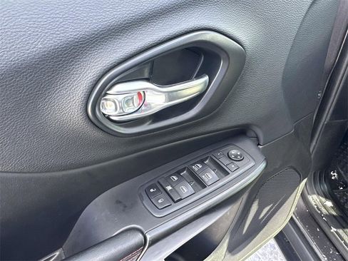 Used 2021 Jeep Cherokee Trailhawk w/ Trailer Tow Group image 17