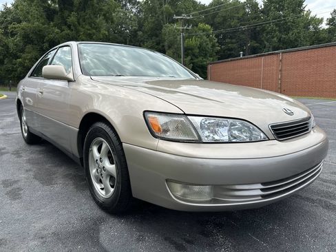 Used 1997 Lexus ES 330 FWD image 2