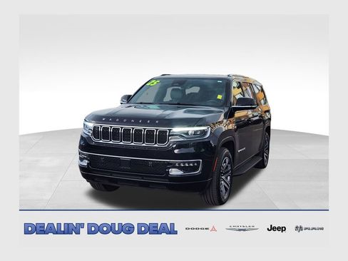 Used 2025 Jeep Wagoneer L 4WD image 1