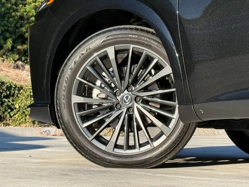 Used 2025 Lexus RX 350 Premium w/ Convenience Package FWD image 9