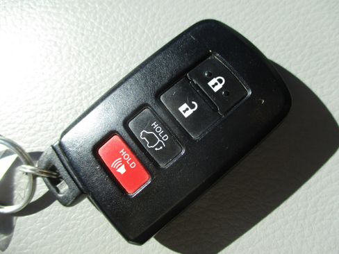 Used 2016 Toyota Highlander Limited image 48