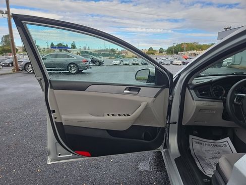 Used 2018 Hyundai Sonata SE image 14