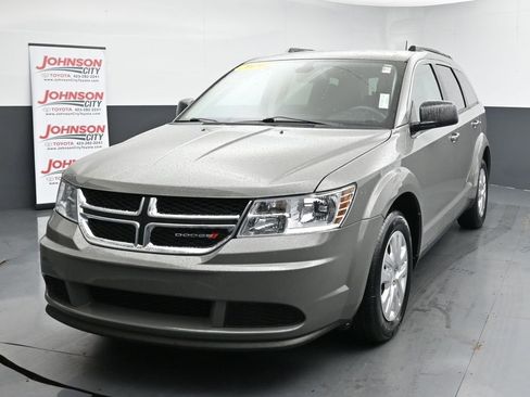 Used 2019 Dodge Journey SE image 4