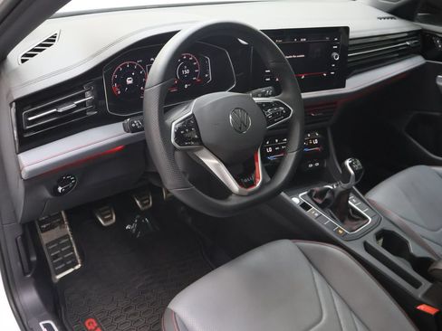 Used 2025 Volkswagen Jetta GLI Autobahn FWD image 16