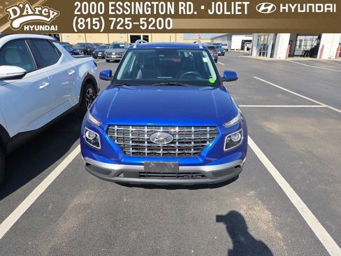 Certified 2023 Hyundai Venue Limited FWD image 1