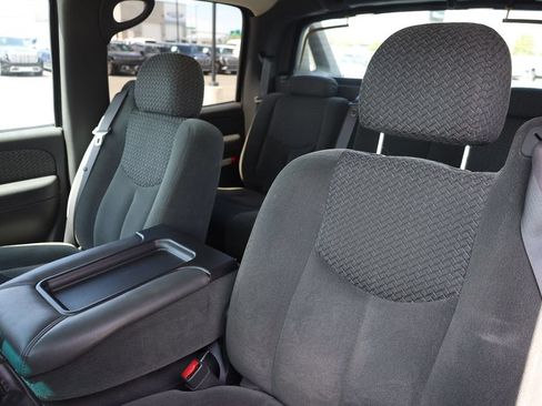 Used 2003 Chevrolet Avalanche 4x4 image 16