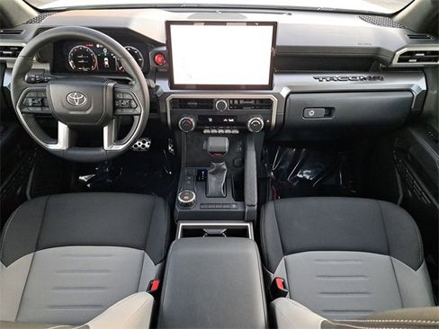 Used 2025 Toyota Tacoma TRD Sport image 14