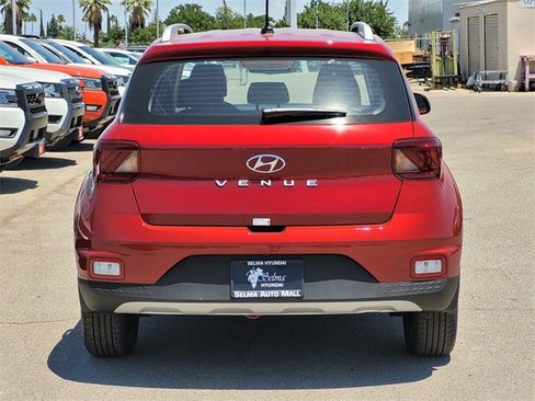 New 2025 Hyundai Venue Limited image 5