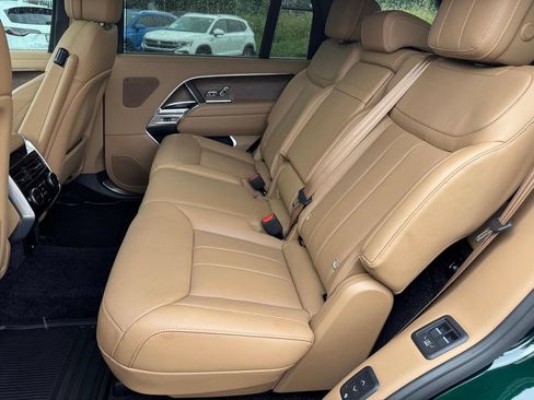 Used 2026 Land Rover Range Rover Long Wheelbase SE AWD/4WD image 9