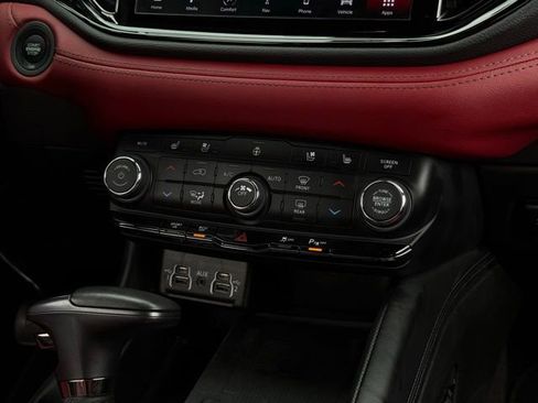 Used 2022 Dodge Durango R/T w/ Blacktop Package AWD/4WD image 31