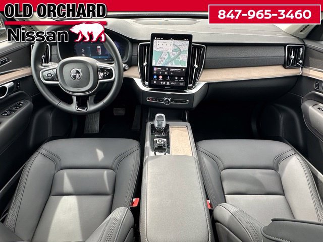 Used 2025 Volvo XC90 B6 Plus AWD/4WD image 16