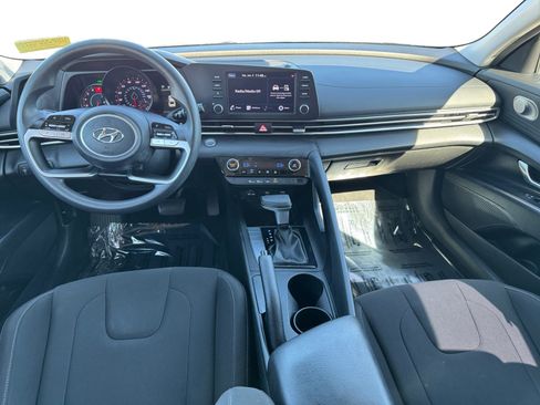 Certified 2022 Hyundai Elantra SEL image 10