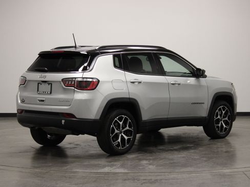 Used 2025 Jeep Compass Limited AWD/4WD image 8