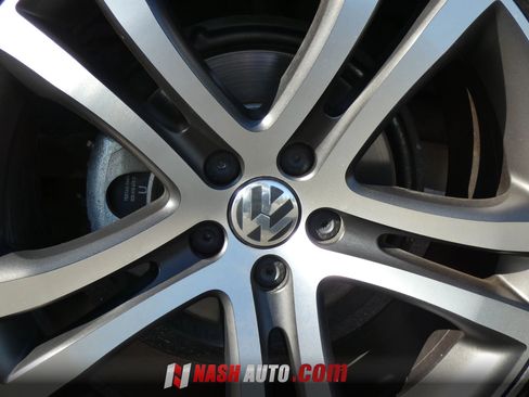 Used 2017 Volkswagen Tiguan SEL FWD image 20