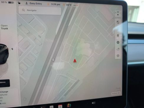 Used 2023 Tesla Model Y Long Range AWD/4WD image 24