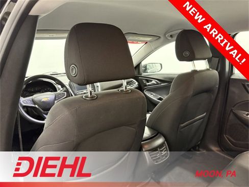 Used 2018 Chevrolet Malibu LT image 16