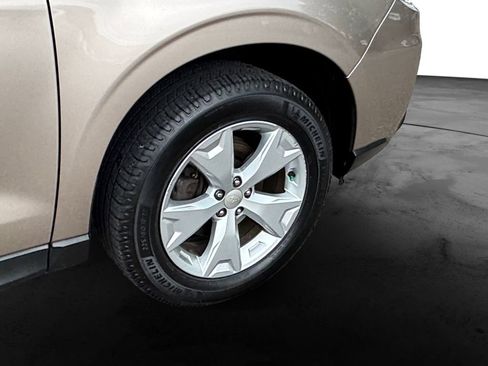 Used 2016 Subaru Forester 2.5i Premium w/ Popular Package #2 AWD/4WD image 11
