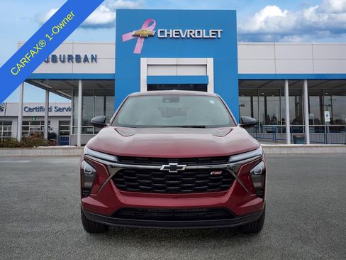 Used 2024 Chevrolet Trax RS w/ Driver Confidence Package FWD image 2