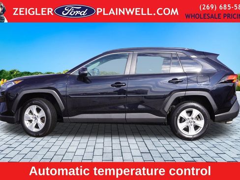 Used 2021 Toyota RAV4 XLE w/ Convenience Package image 2