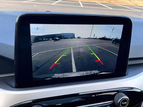 Used 2021 Ford Escape SE w/ SE Sport Appearance Package image 22