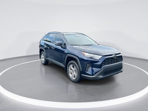 Used 2024 Toyota RAV4 XLE w/ Convenience Package FWD image 2