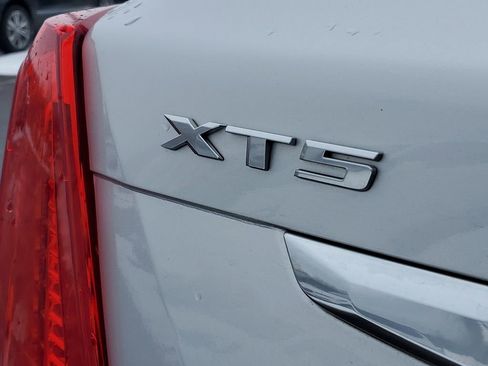 Used 2018 Cadillac XT5 Luxury w/ Driver Awareness Package image 35