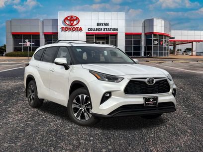 New 2025 Toyota Highlander XLE