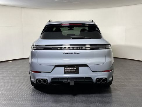 Certified 2024 Porsche Cayenne Turbo AWD/4WD image 6