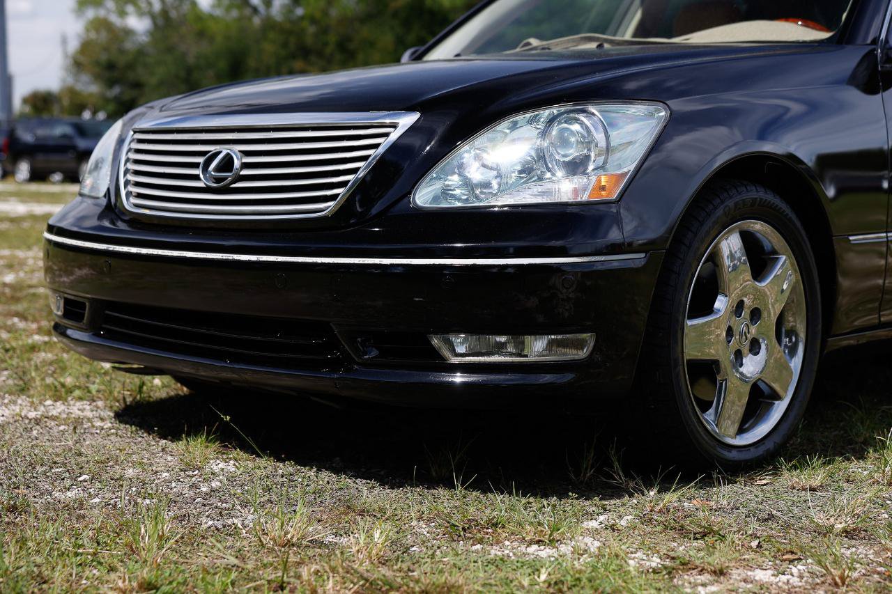 Used 2005 Lexus LS 430 w/ Premium Pkg RWD image 23