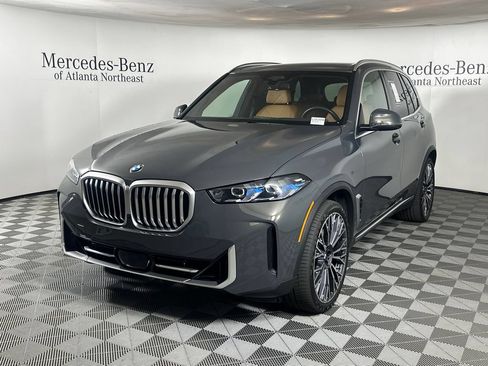 Used 2026 BMW X5 xDrive40i w/ Executive Package AWD/4WD image 3