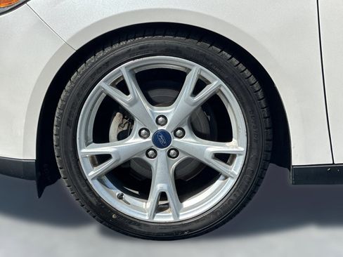 Used 2016 Ford Focus Titanium image 12