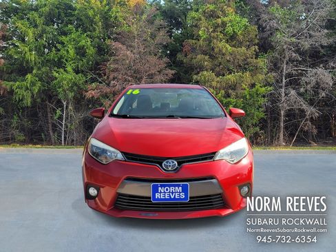 Used 2016 Toyota Corolla LE image 2
