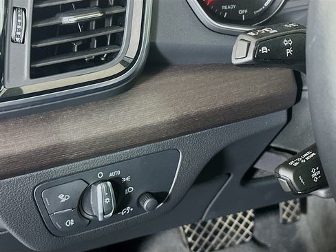 Used 2022 Audi Q5 2.0T Premium image 16