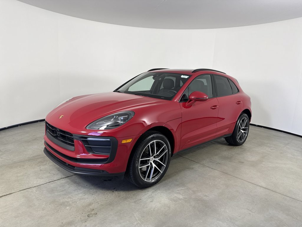 Certified 2025 Porsche Macan AWD/4WD image 1