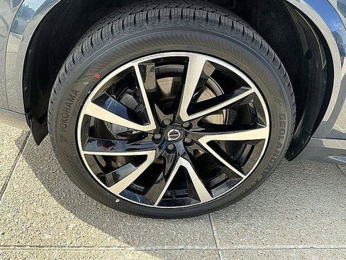 Used 2023 Volvo XC90 B6 Plus w/ Protection Package Premier AWD/4WD image 13