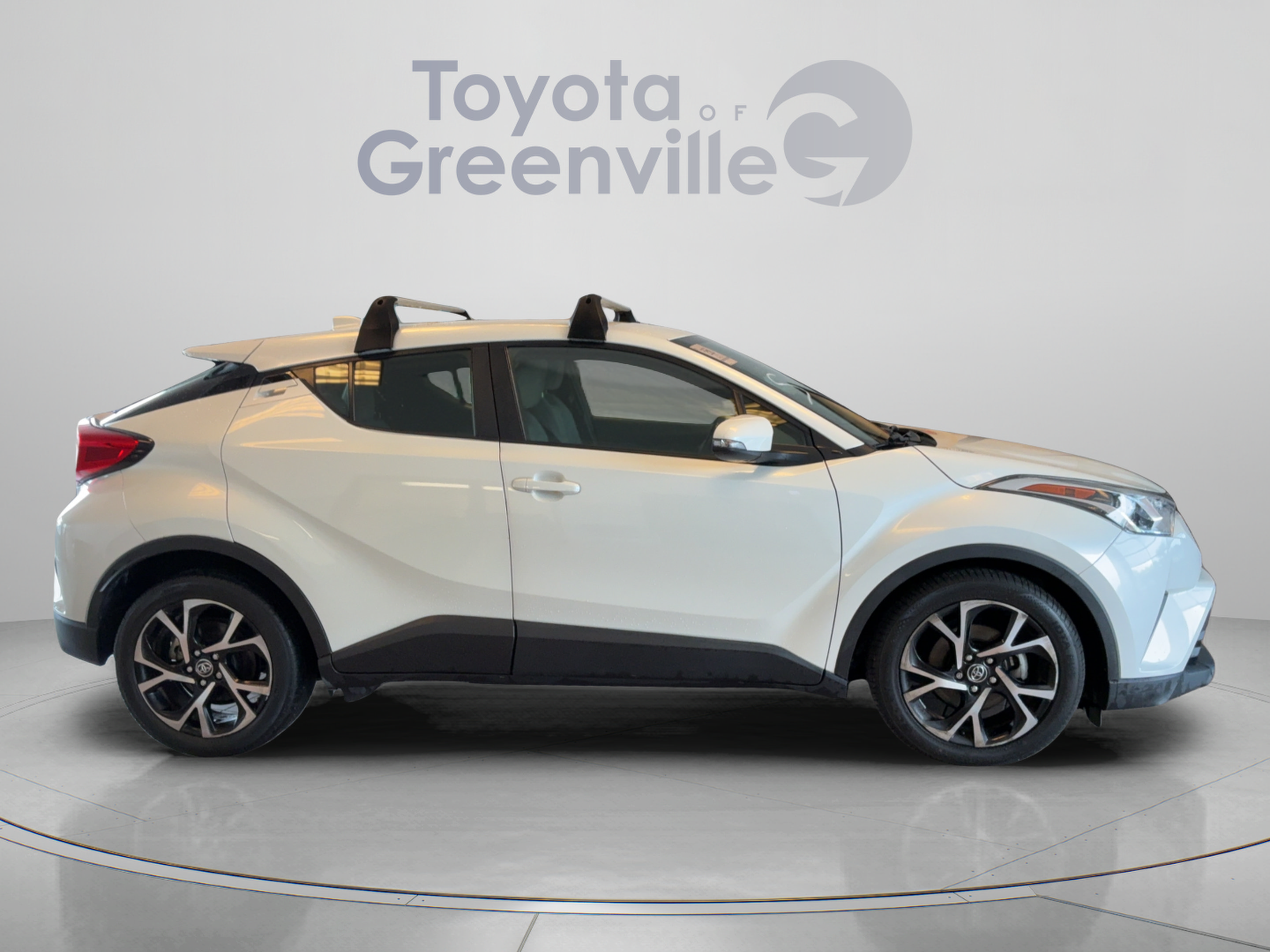 Used 2019 Toyota C-HR XLE FWD image 7