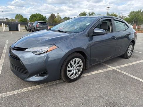Used 2018 Toyota Corolla LE image 7