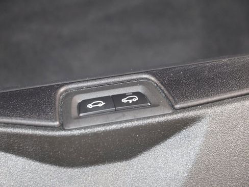 Used 2023 BMW X7 xDrive40i w/ Premium Package image 59