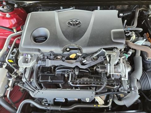 Used 2018 Toyota Camry LE FWD image 29