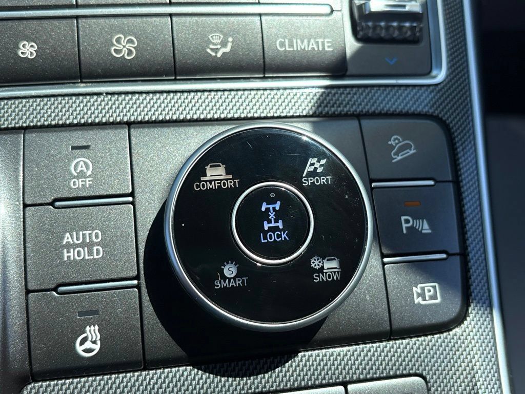 Used 2022 Hyundai Santa Fe Limited AWD/4WD image 18