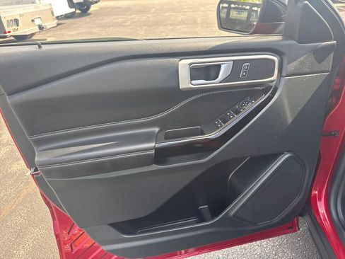 Used 2023 Ford Explorer ST image 19