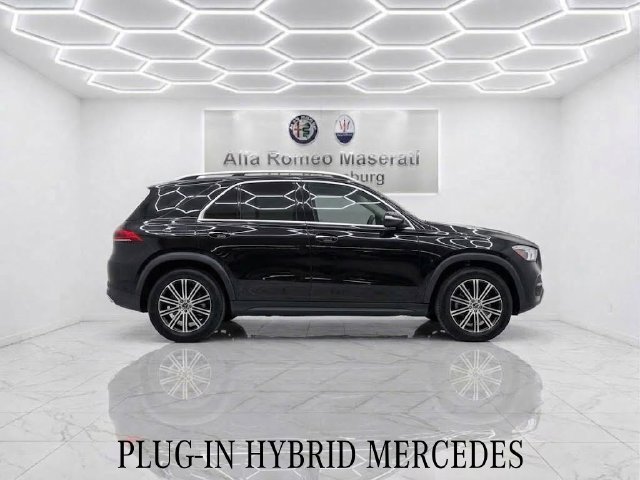 Used 2025 Mercedes-Benz GLE 450e 4MATIC image 3