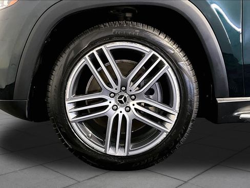 Used 2024 Mercedes-Benz GLS 450 4MATIC image 11