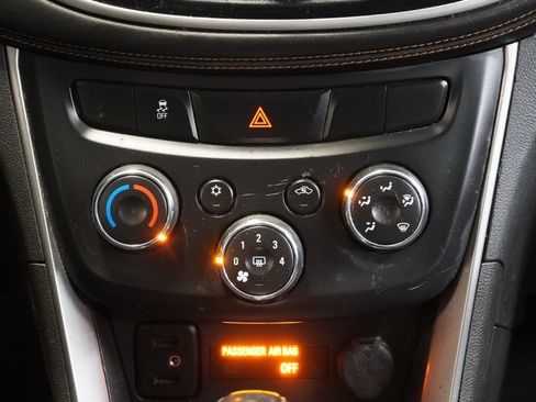 Used 2018 Chevrolet Trax LS w/ LPO, Protection Package FWD image 20