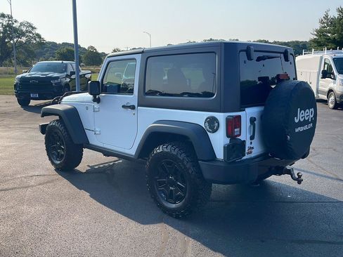 Used 2016 Jeep Wrangler Sport AWD/4WD image 3