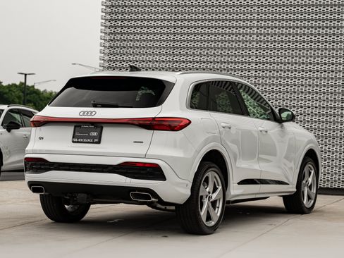 Certified 2025 Audi Q5 Premium w/ Premium Plus AWD/4WD image 4