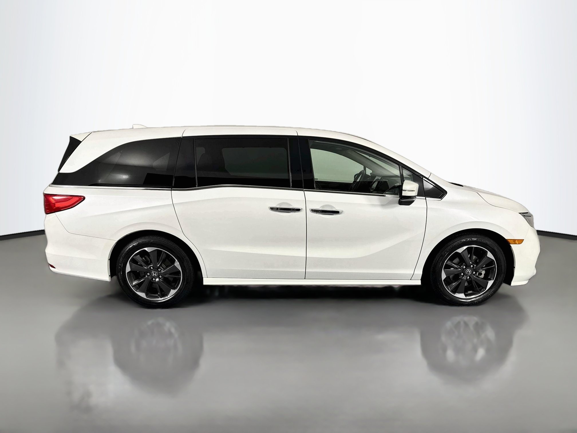 Certified 2024 Honda Odyssey Elite image 4